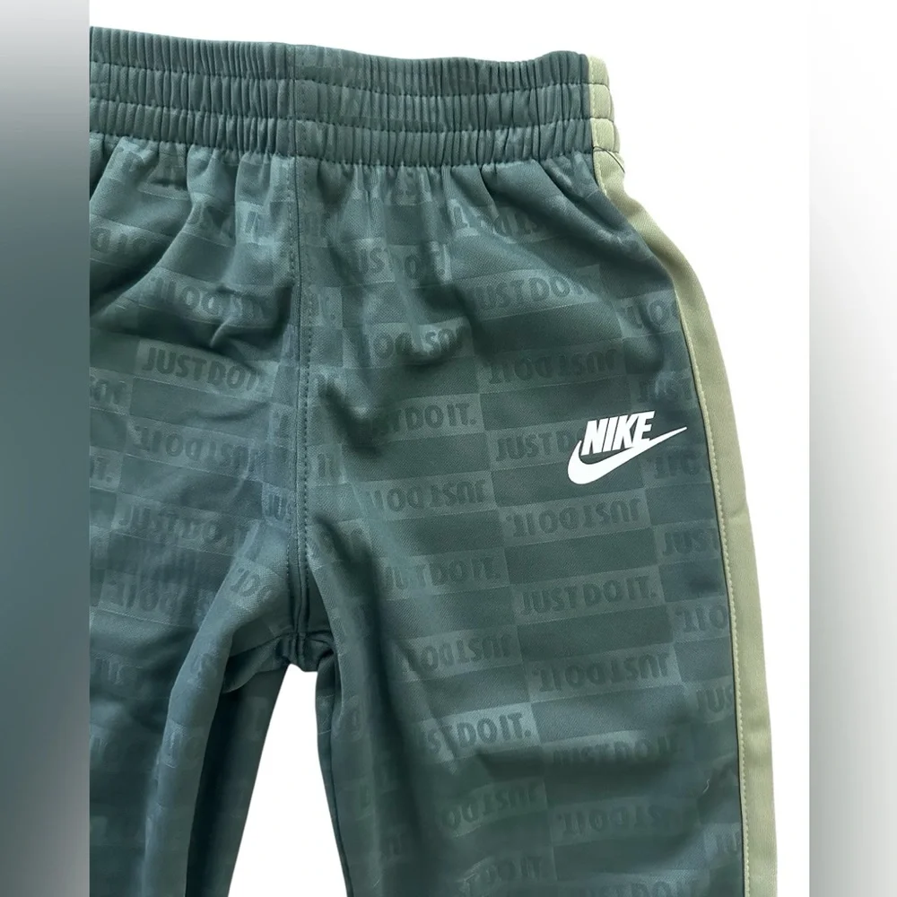 Nike Green Full Zip Sweatshirt & Jogger Pants Set Boys Size 4T NWT